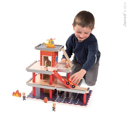 Drewniany garaż remiza Drewniany garaż remiza