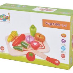 Drewniane warzywa do krojenia na desce