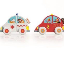 Cztery drewniane samochodziki