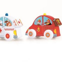 Cztery drewniane samochodziki