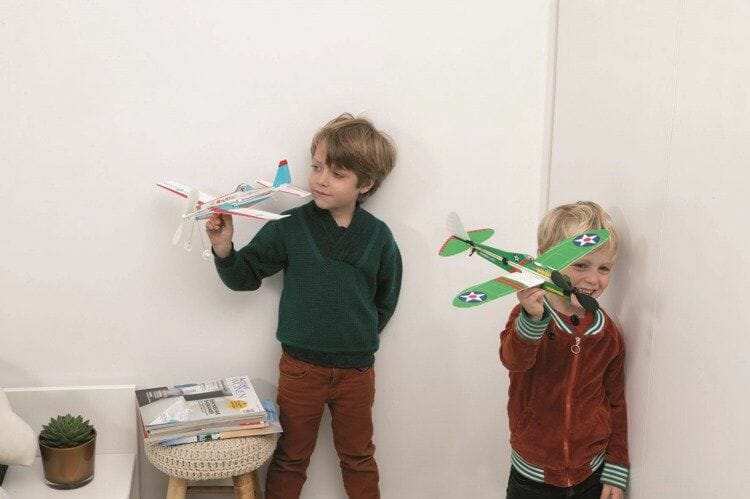 Niebieski samolot akrobacyjny Niebieski samolot akrobacyjny