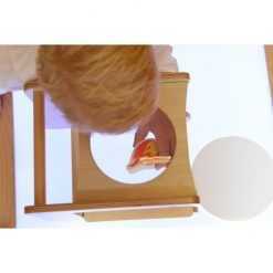 Stolik powiększający z lupą