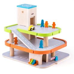 Drewniany parking i garaż z windą