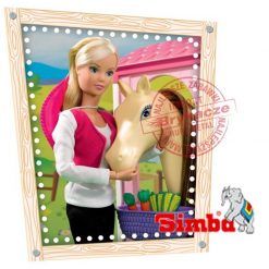 Lalka Steffi Love z koniem w stajni