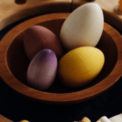 Drewniana figurka Wesoła Owieczka