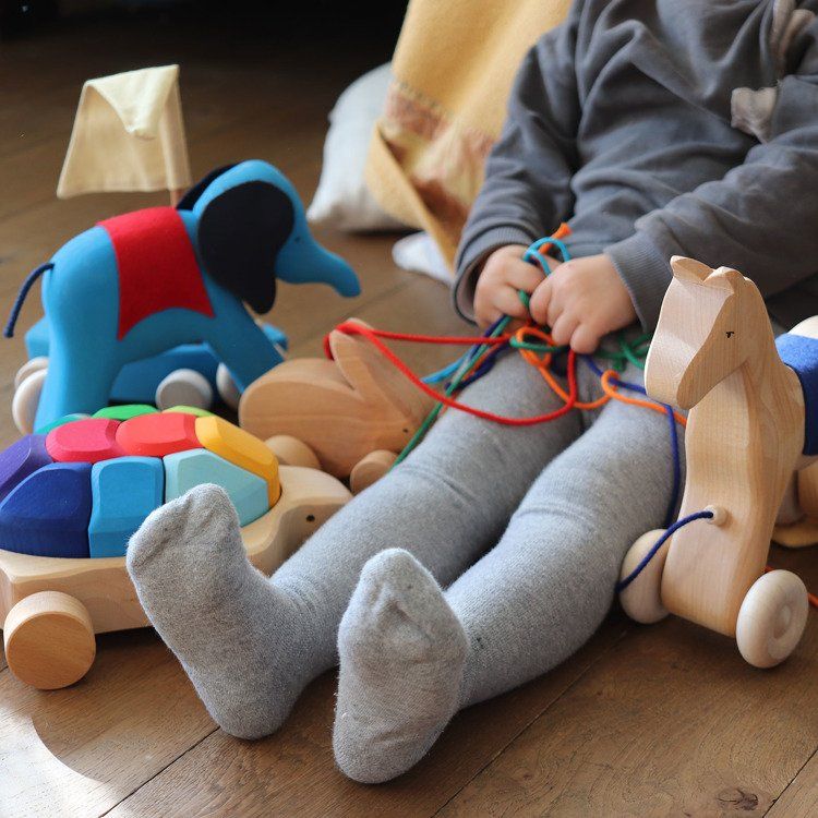 Drewniany Słoń na kółkach Drewniany Słoń na kółkach