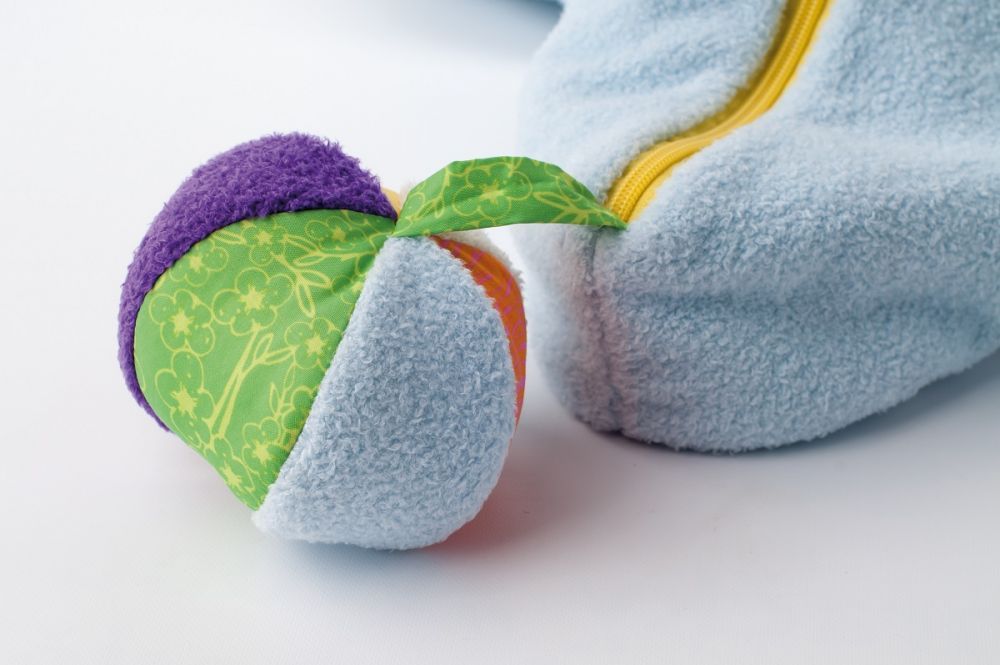 Wielofunkcyjny pies z piłeczkami Wielofunkcyjny pies z piłeczkami