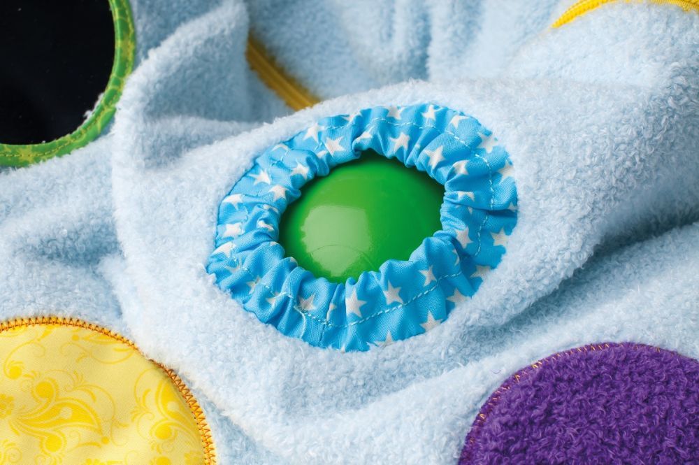 Wielofunkcyjny pies z piłeczkami Wielofunkcyjny pies z piłeczkami