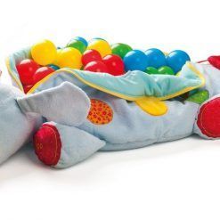 Wielofunkcyjny pies z piłeczkami