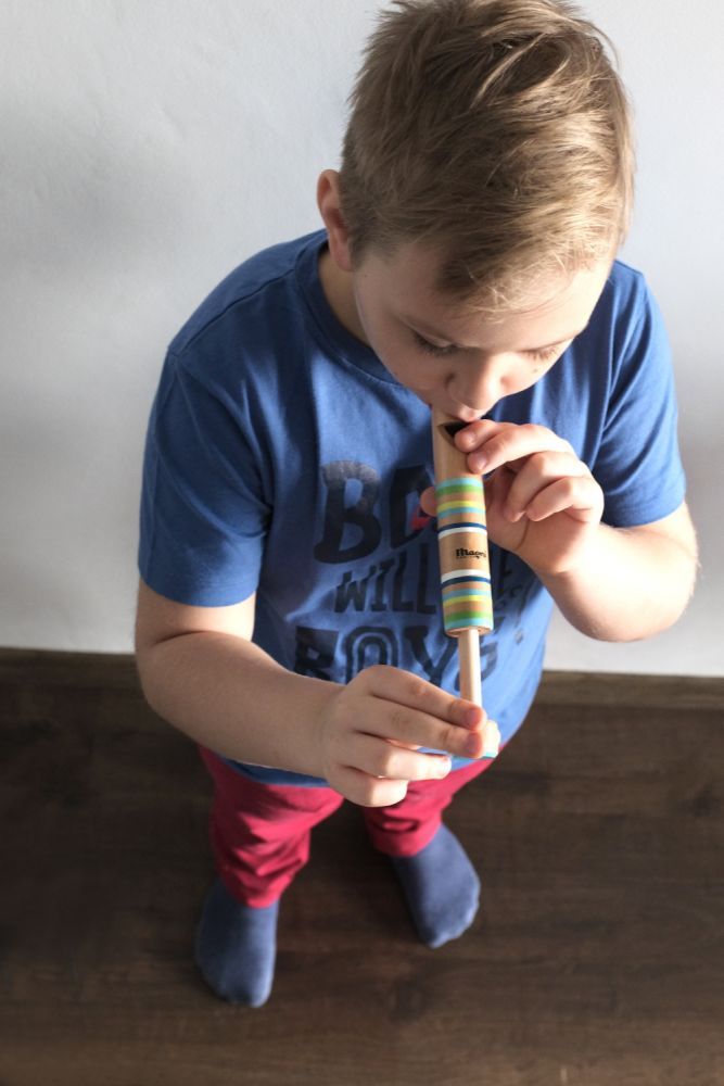Drewniany gwizdek z tłokiem tęczowy Drewniany gwizdek z tłokiem tęczowy